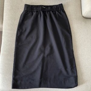 Women's Lined Pull-on Skirt - JCrew Factory - Black
Size-XS.